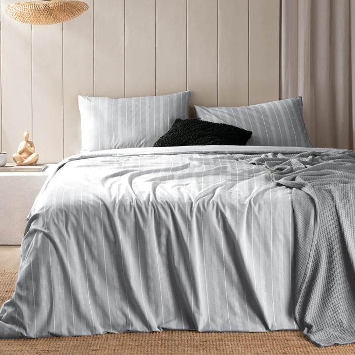 DecoHomeTextil Bettwäsche Set Bettgarnitur mit Reißverschluss Polycotton Jacquard Linien